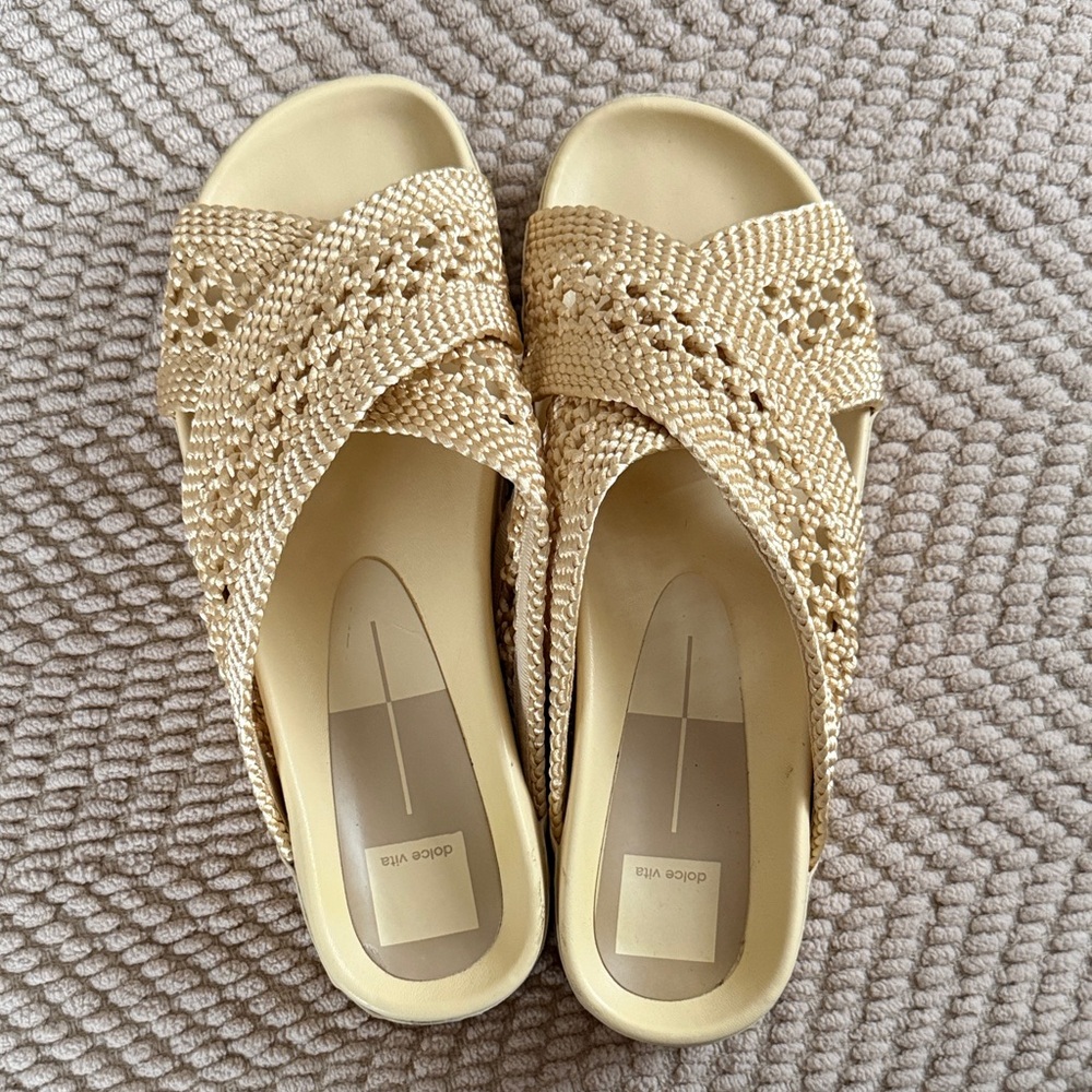 Dolce Vita Women’s Winona Cream Woven Slide Platform Sandals